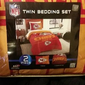 Official NFL 2 piece KC Chiefs Twin Bed Set